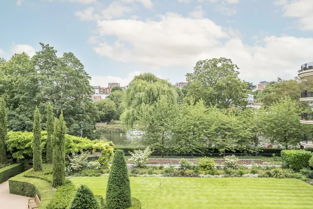 Clevedon Road, Twickenham, TW1