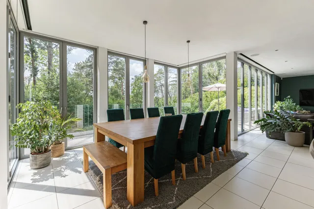 Vann Lake Road, Ockley, RH5
