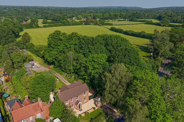 Hill House Hill, Liphook, GU30