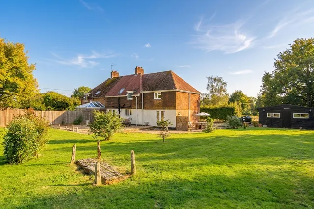 Private Road off Marringdean Road, Billingshurst, RH14