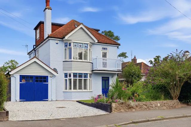 16 Pole Barn Lane, Frinton-on-Sea CO13 9NJ