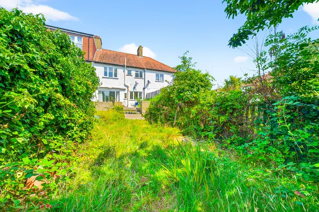 47 Covington Way, London SW16 3SG