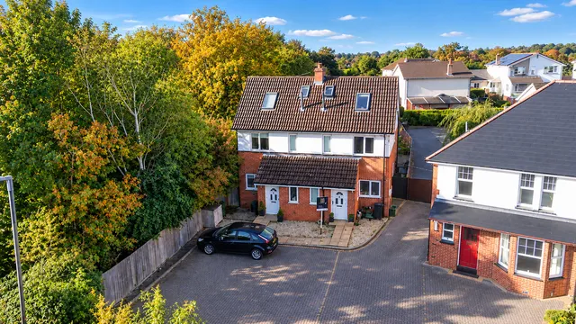 90 Bath Road, Bristol BS30 5JR