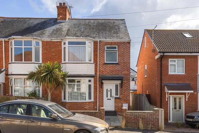 25 Southdown Road, Weymouth DT4 9LJ