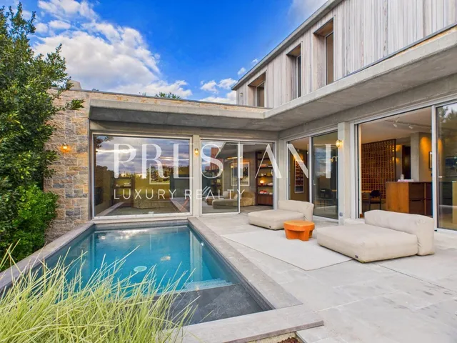 Biarritz – Beaurivage, Contemporary Ocean-View Home with Californian Lines