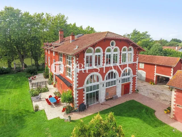 Property of character and charm, near Bayonne, for sale