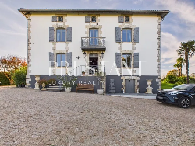 Exceptional Manor House – Charm & Refined Elegance