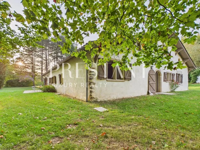 Family estate with pool, just 10 min from Bayonne and beaches