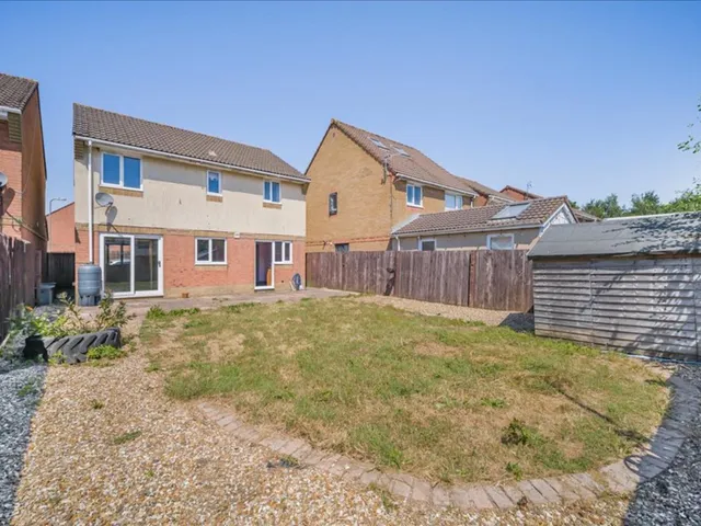 43 Ty'n Y Parc, Abertridwr CF83 4ED