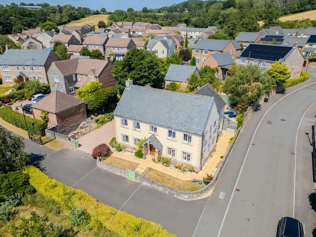 25 Burrium Gate, Monmouthshire NP15 1TN
