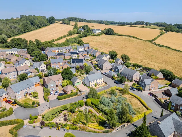 25 Burrium Gate, Monmouthshire NP15 1TN