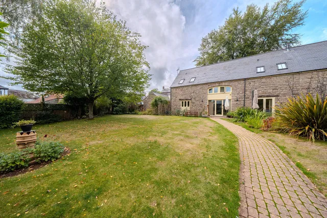 Horseshoe Barn De Clere Way, Monmouthshire NP25 4NY