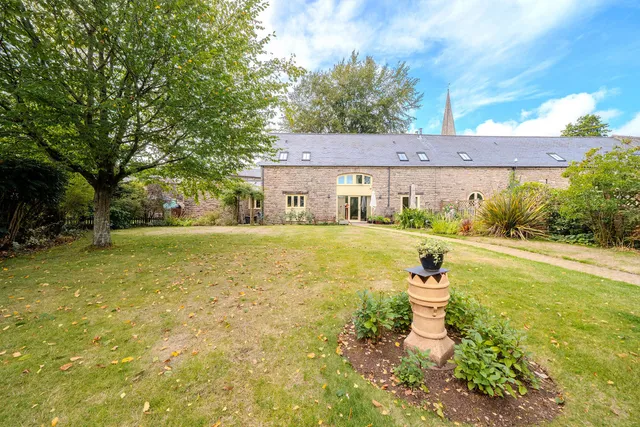 Horseshoe Barn De Clere Way, Monmouthshire NP25 4NY