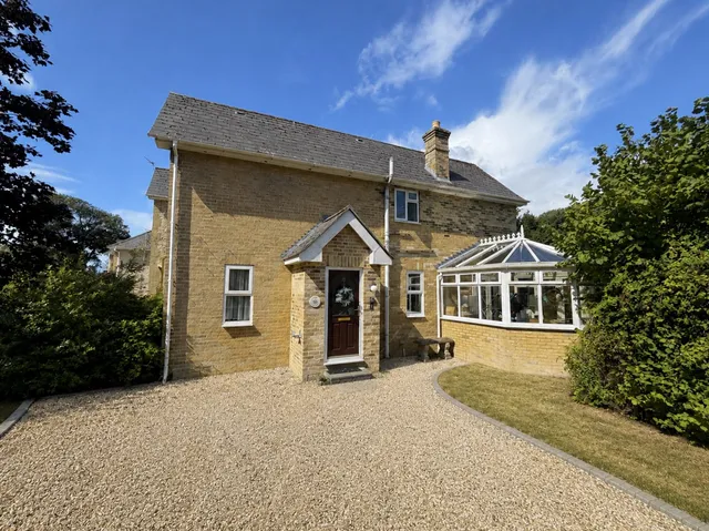The Cottage, Heathfield Meadows Heathfield Road, Freshwater PO40 9SH