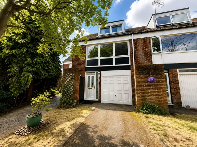 8 The Glen, Bromley BR2 0JB