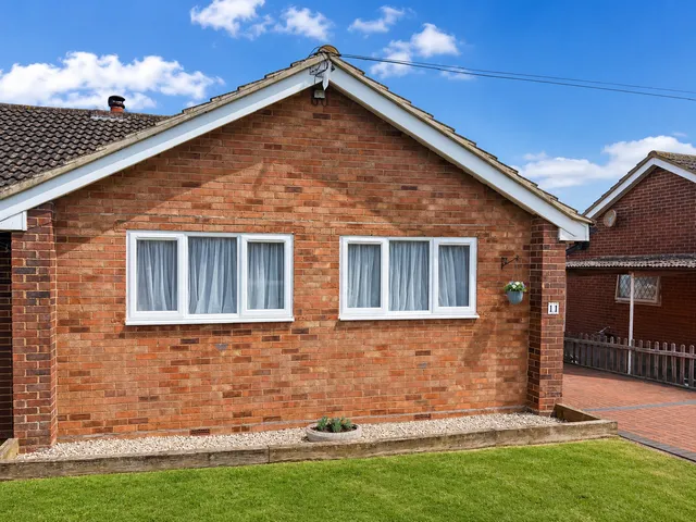 11 Woodrow Chase, Herne CT6 7JL