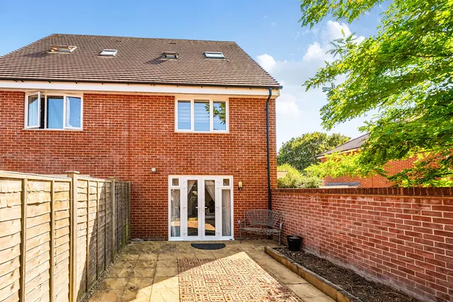 49 Firecracker Drive, Southampton SO31 6BW