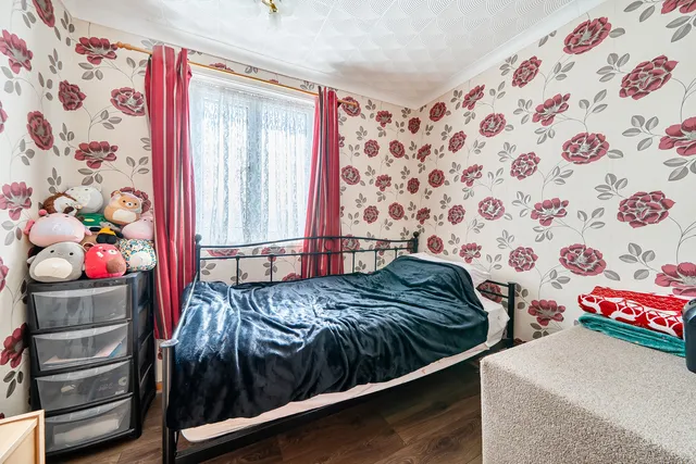 97 Chedworth Crescent, Portsmouth PO6 4ES