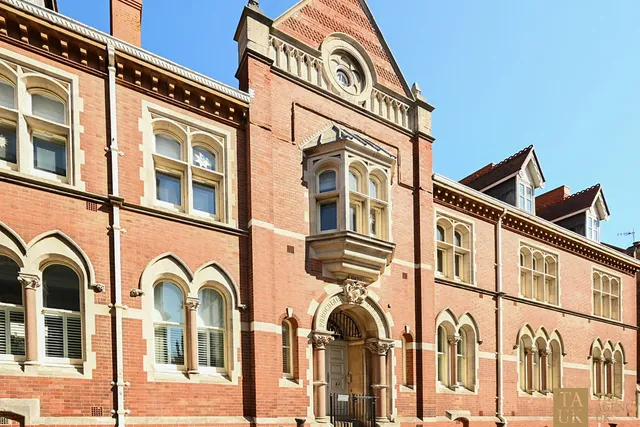 Flat 1, Old Court House 15-17 Princes Street, Brighton BN2 1WE