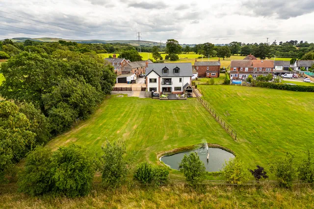 The Barns 1 Shores Farm Lane, Hazel Grove SK7 6EF