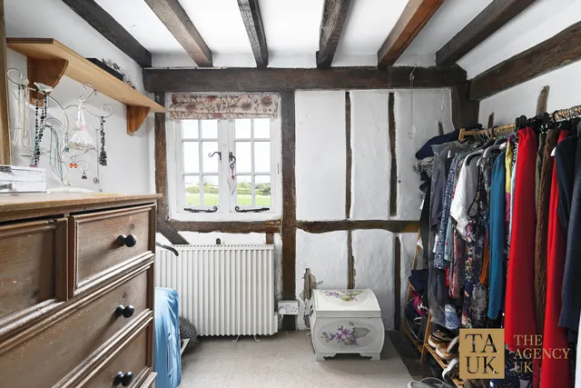 1 Watermans Cottages Lordine Lane, Ewhurst Green TN32 5TL