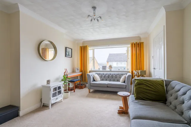 10 Shelley Avenue, Kidderminster DY10 2LS