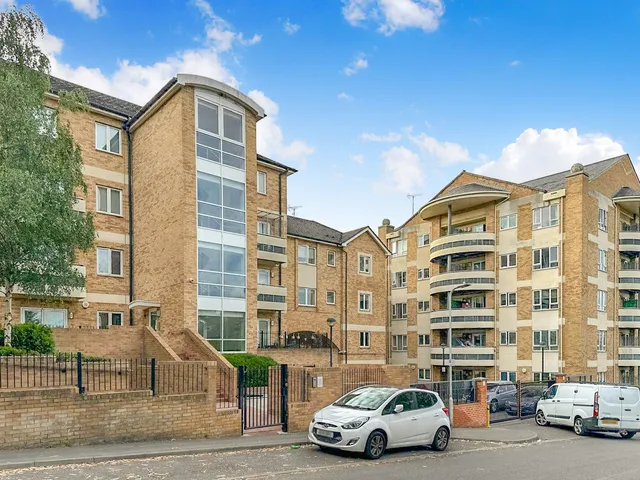 52 Branagh Court, Reading RG30 2QX