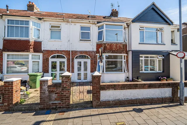 24 Elmwood Road, Portsmouth PO2 9QL
