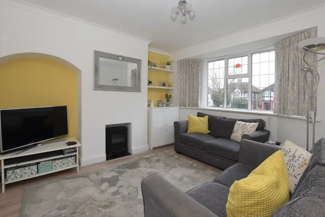 104 Jevington Way, London SE12 9NQ