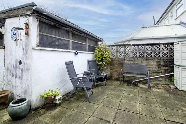 104 Jevington Way, London SE12 9NQ