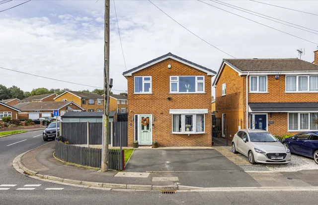 104 Polperro Way, Nottingham NG15 6JW