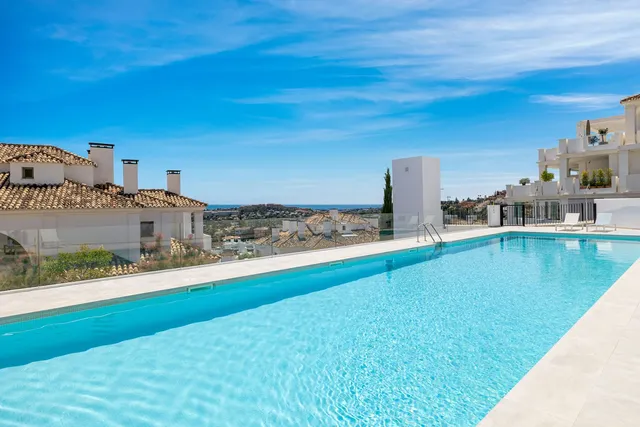 Apartment in Nueva Andalucía, Costa Del Sol