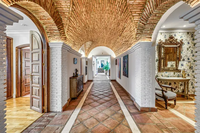 Villa in La Mairena, Costa Del Sol