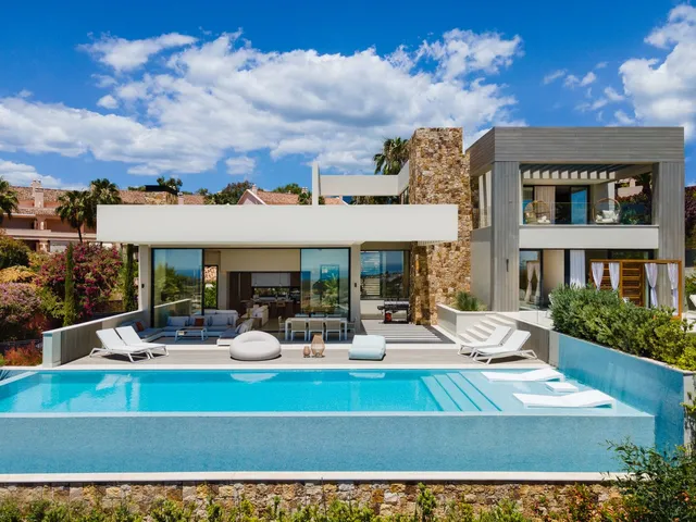 Villa in Nueva Andalucia, Costa Del Sol