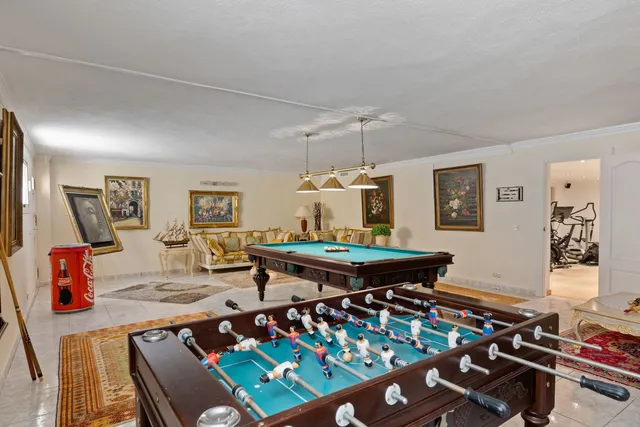 Villa in Nueva Andalucia, Costa Del Sol