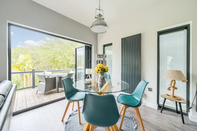 LV12 Lodge Par Beach, Par PL24 2AS