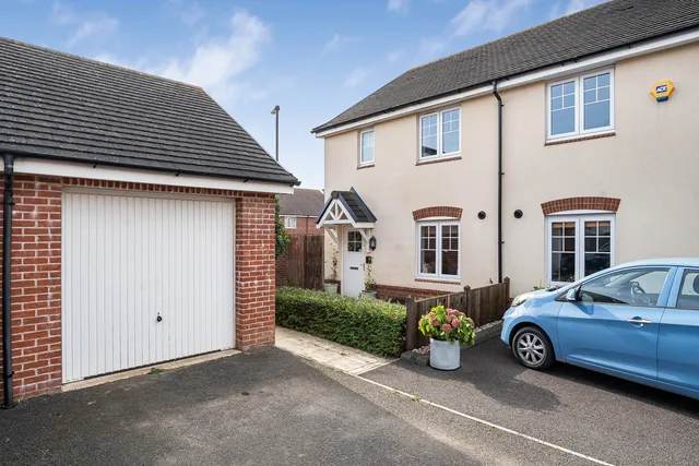 39 Woolwich Way, Andover SP11 6RZ