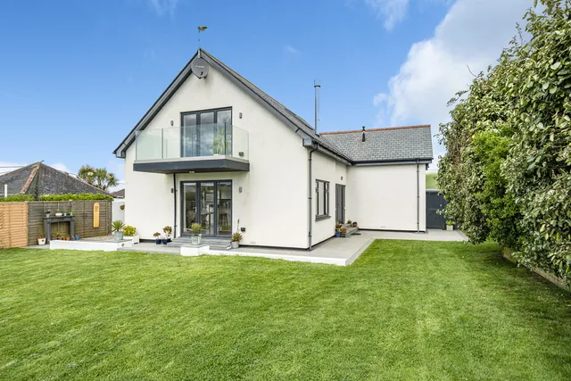 Beach Bungalow Bay Road, Padstow PL28 8QZ