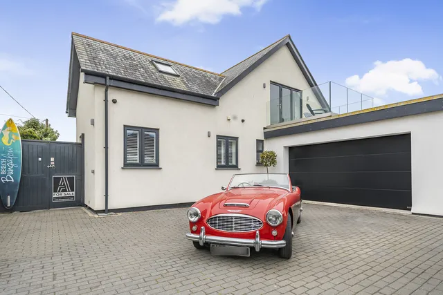 Beach Bungalow Bay Road, Padstow PL28 8QZ