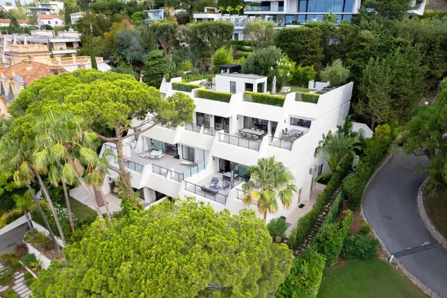 Cannes Californie — Exceptional Penthouse with Private Rooftop Garden