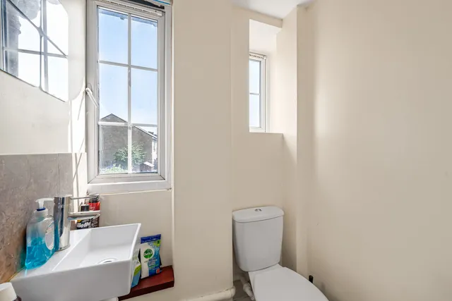 122 Green Lane, Morden SM4 6SS