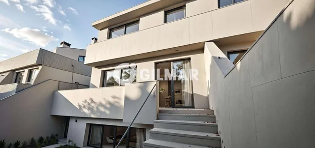 Townhouse in POZUELO DE ALARCÓN, Madrid