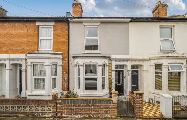 38 Mafeking Road, Southsea PO4 9BE