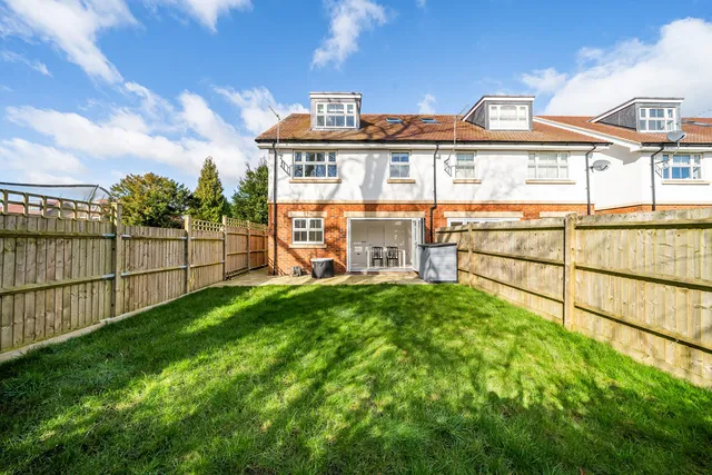 4 Rosecroft Close, Bovingdon HP3 0EB