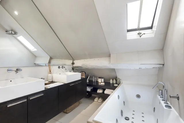 Apartment in 6th (Saint Germain des Prés - Luxembourg), Paris
