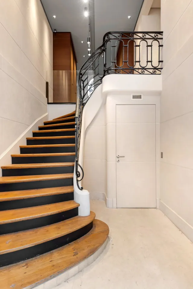 Villa in 16th (Trocadéro - Etoile - Passy), Paris