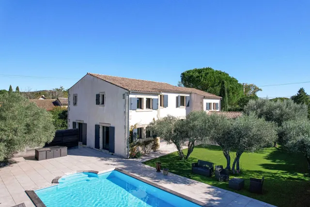 Villa in Uzes, Provence - Var