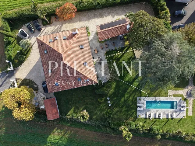 Exceptional Manor House – Charm & Refined Elegance