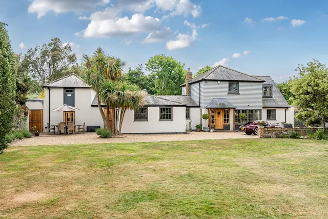 The Garden House Mill Road, Arundel BN18 0LY