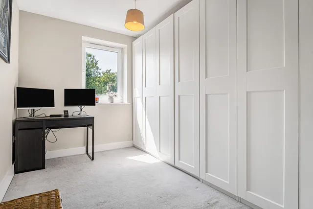 Flat 5, 3 Whyteleafe Hill, Whyteleafe CR3 0FA